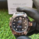 Omega Seamaster black rubber strap 300m Stainless Steel Sedna Gold Co Axial Master Chronometer Black Dial 42mm